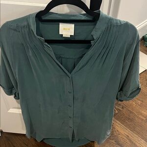 Maeve 100% silk blouse so pretty and goes with everything! Size small Never Worn